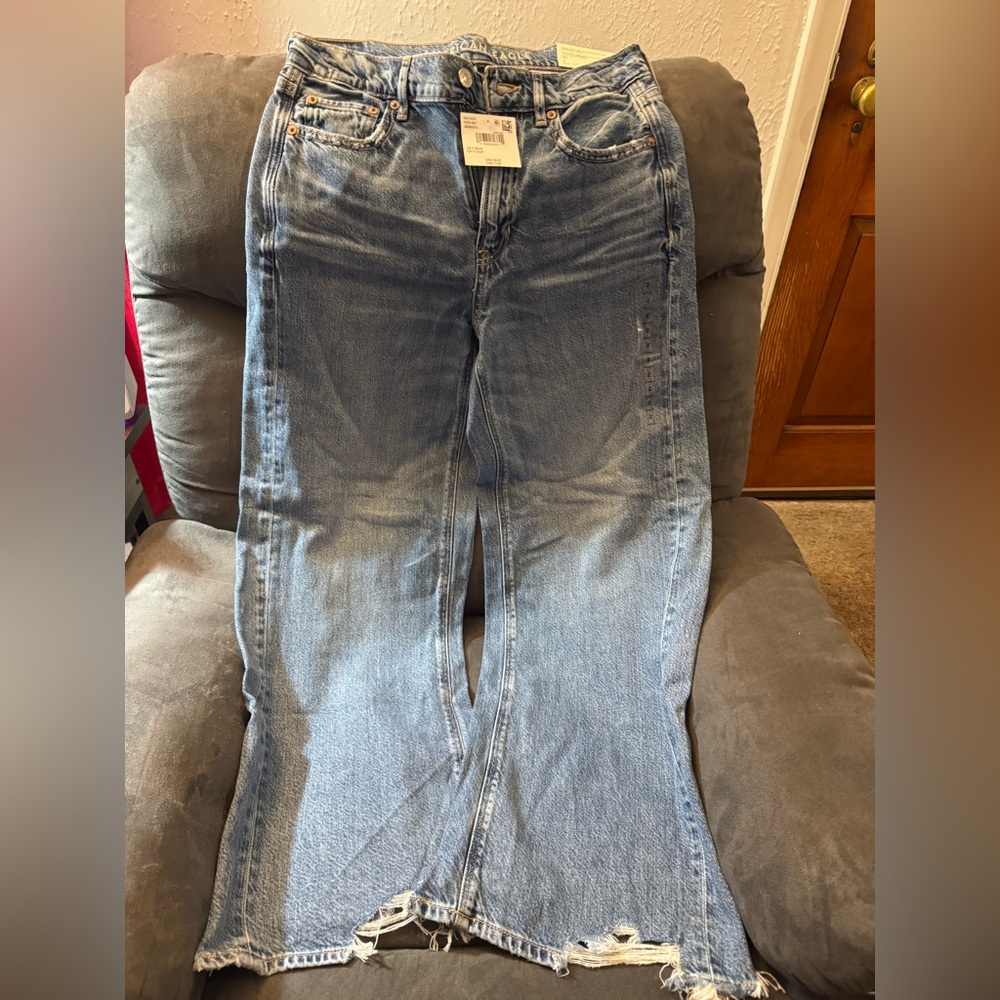 NWT American Eagle Dreamy Drape Super High-Rise Baggy Wide Leg Jean. Sz 2 Short